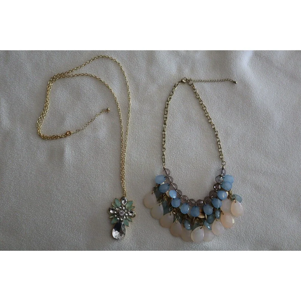 Lot Light Off-white Blue Necklace Gold Tone Dangle Pendant Chandelier Floral